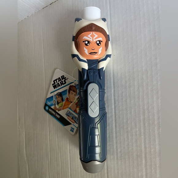 NWT Star Wars Ahsoka Tano Lightsaber Squad Toy Extendable Blade The Mandalorian - Picture 2 of 5